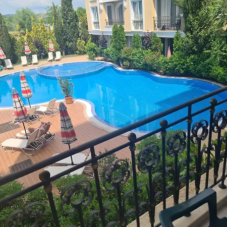 아파트 Messembria Palace